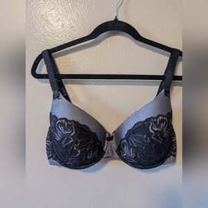 Bali Women's Lace Desire Foam Underwire Bra size 36DD